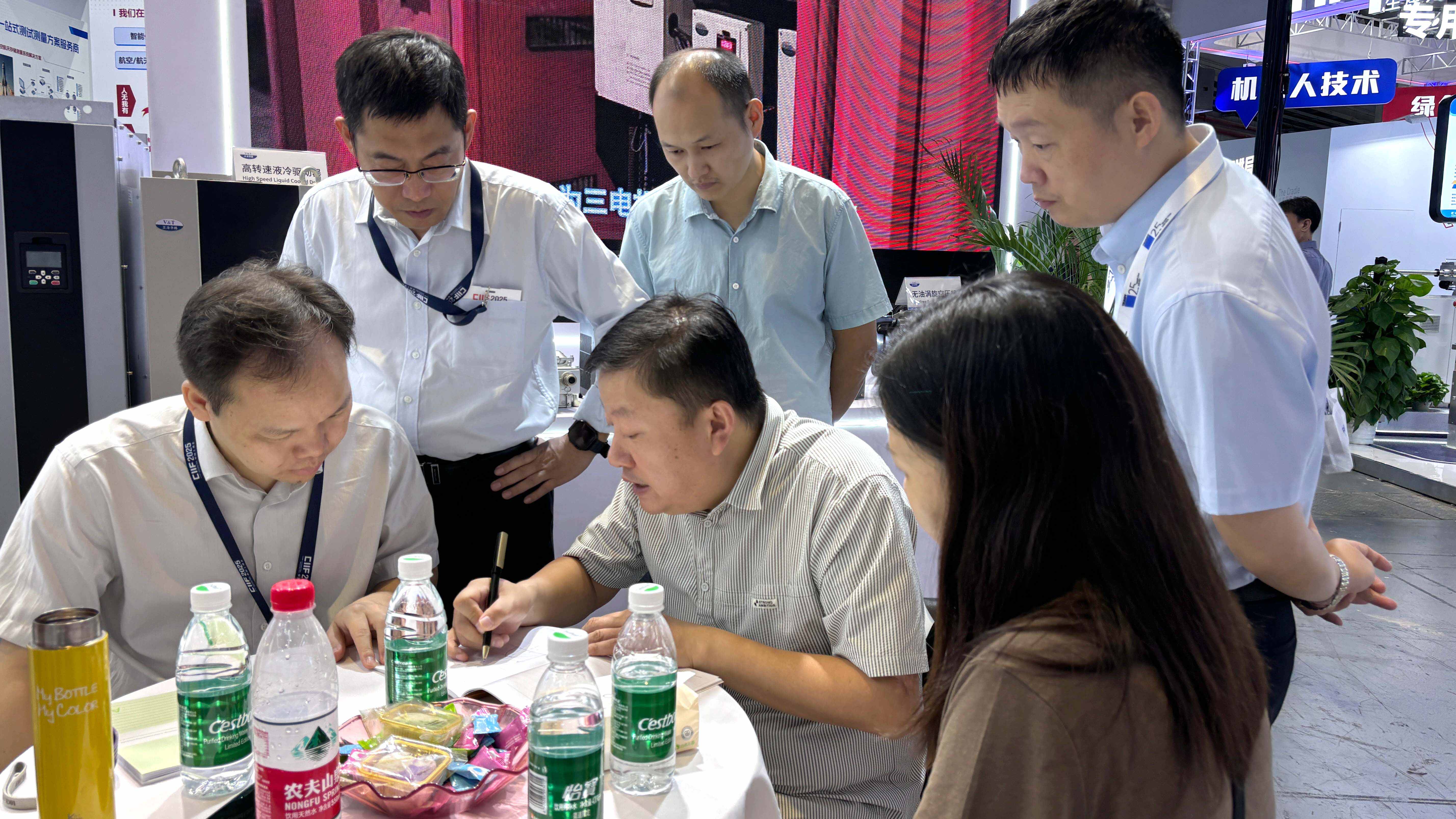 1xbet2025上海工博会圆满收官！